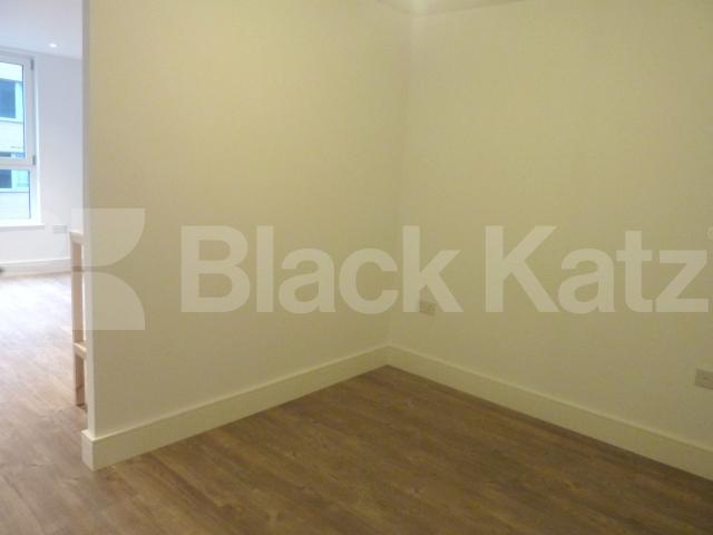 			NEW INSTRUCTION!, 1 Bedroom, 1 bath, 1 reception Flat			 Queensland Terrace, HOLLOWAY